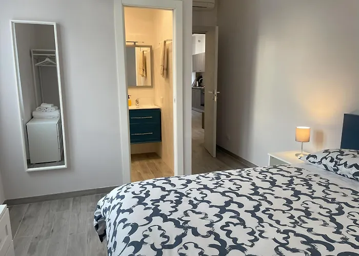 Moderno 85mq Con 2 Bagni E Posto Auto Nel Cortile Interno Apartment