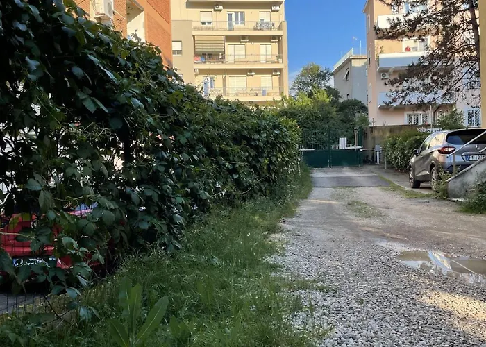 Moderno 85mq Con 2 Bagni E Posto Auto Nel Cortile Interno Apartment Rom