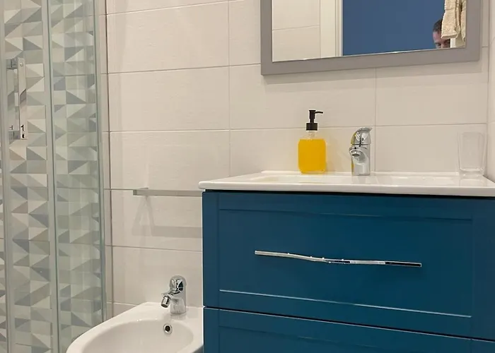 Moderno 85mq Con 2 Bagni E Posto Auto Nel Cortile Interno Apartment Rom