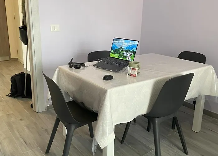 Moderno 85mq Con 2 Bagni E Posto Auto Nel Cortile Interno Apartment Rom