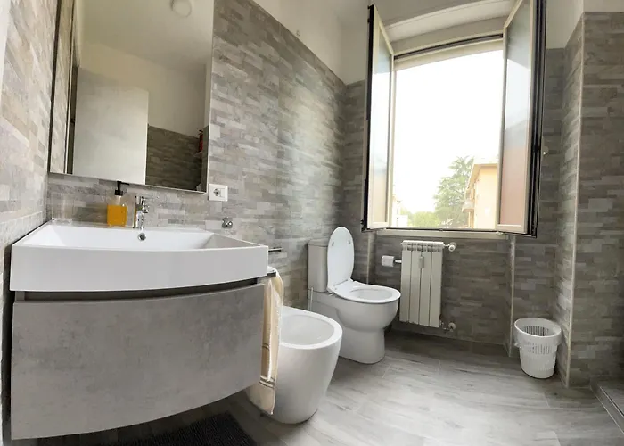 Apartment Moderno 85mq Con 2 Bagni E Posto Auto Nel Cortile Interno *
